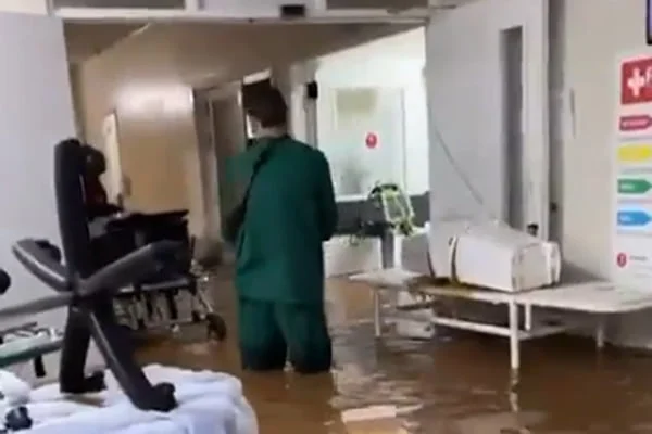 Hospital inundado no Rio Grande do Sul