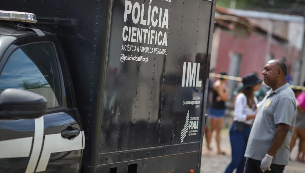 IML fazendo a remoção do corpo