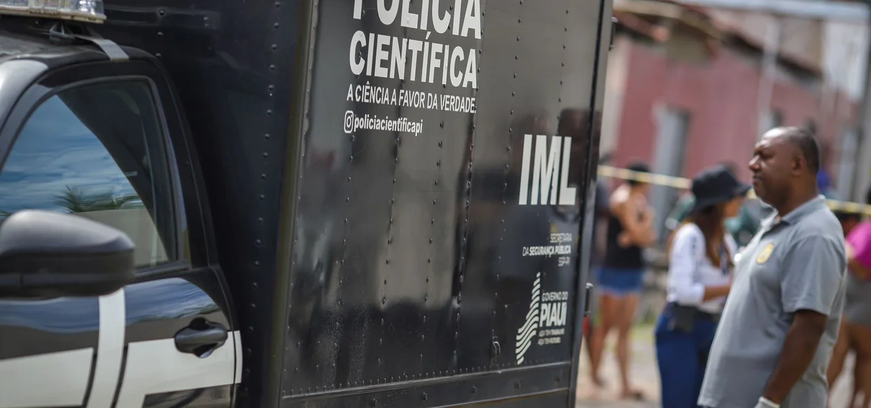 IML fazendo a remoção do corpo