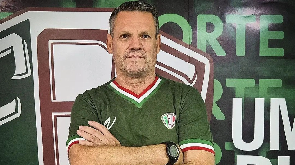 Ito Roque, técnico do Fluminense-PI