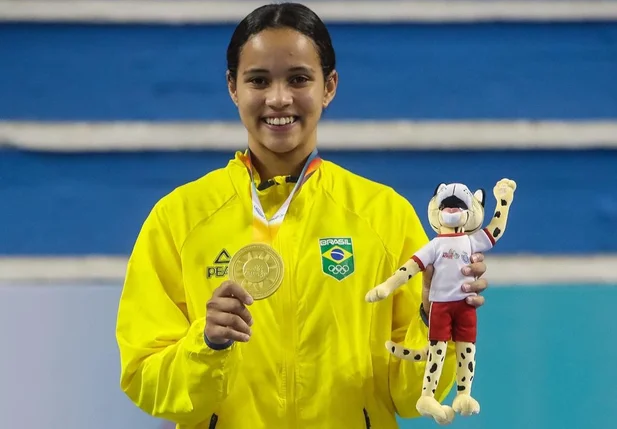 Juliana Vieira foi campeão na simples feminina, na dupla feminina e por equipes