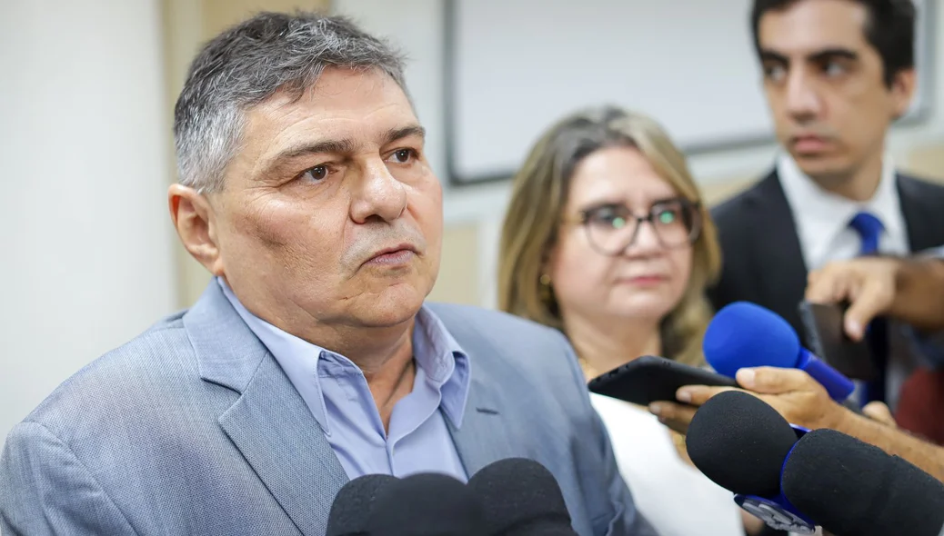 Kennedy Barros durante entrevista