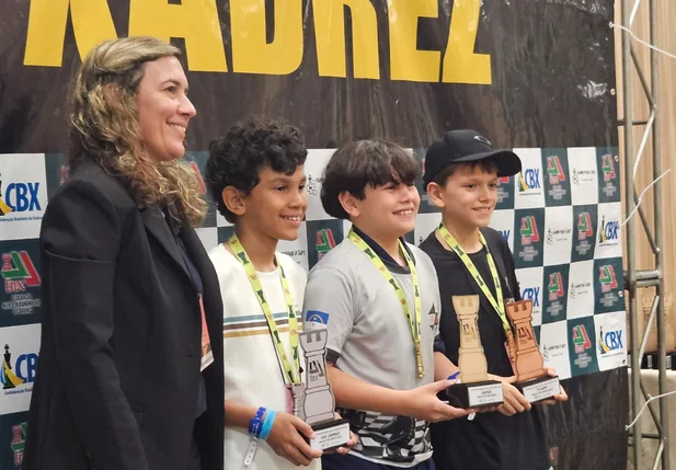 Lucas Araújo, de 10 anos, termina como vice-campeão de campeonato de xadrez