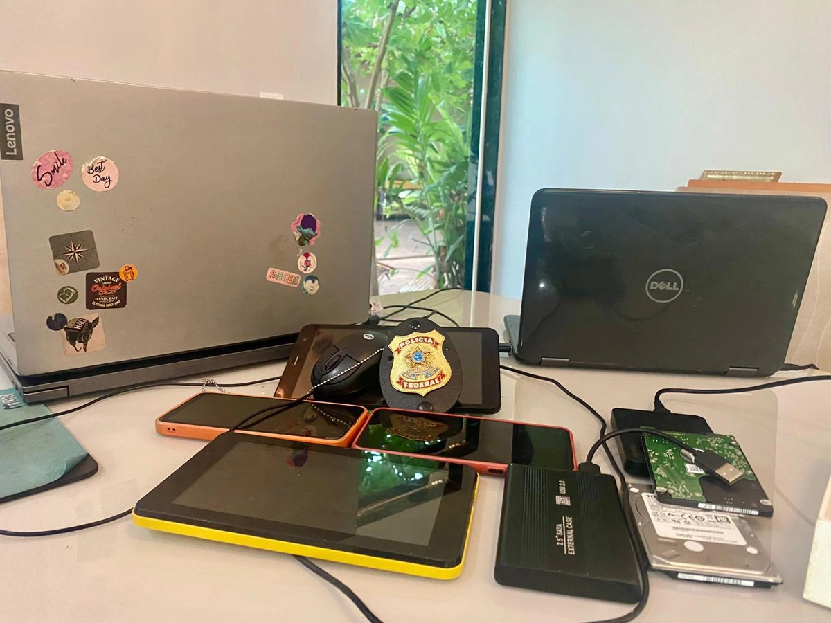 Material apreendido durante as diligências da Polícia Federal