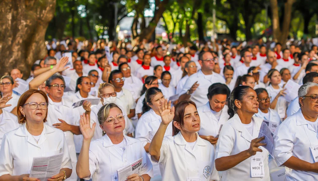 Milhares de fiéis participaram da celebração