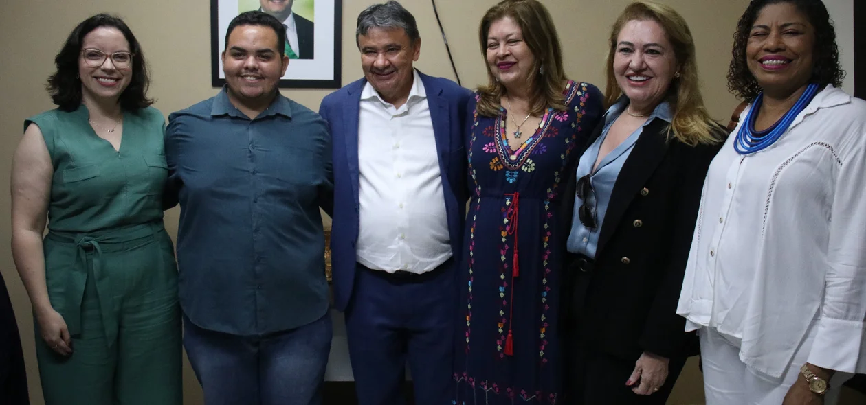Ministro Wellington Dias marca presença em posse de novos Defensores Públicos do Piauí