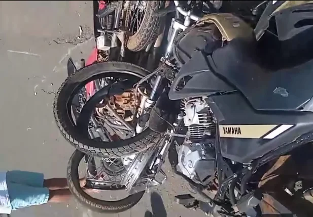 Motocicletas ficaram totalmente destruídas na PI 238