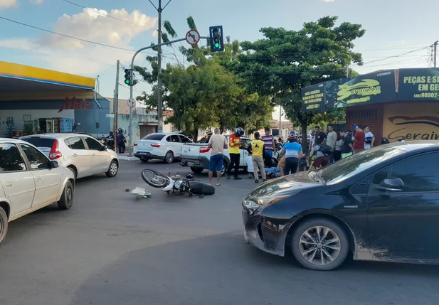 Motorista embriagado colidiu contra motociclista no Lourival Parente