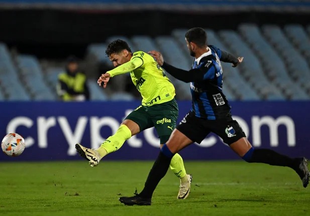 Palmeiras vence Liverpool e assume liderança do grupo