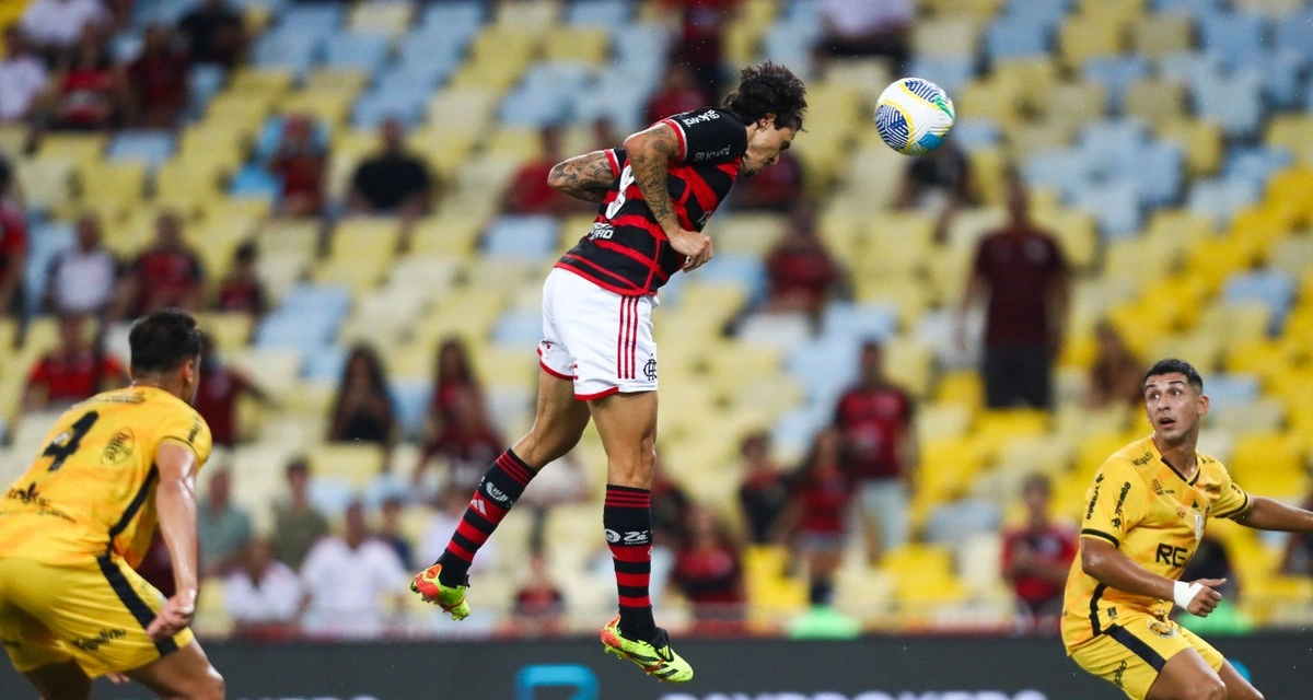 Pedro marcou de cabeça o gol do Flamengo