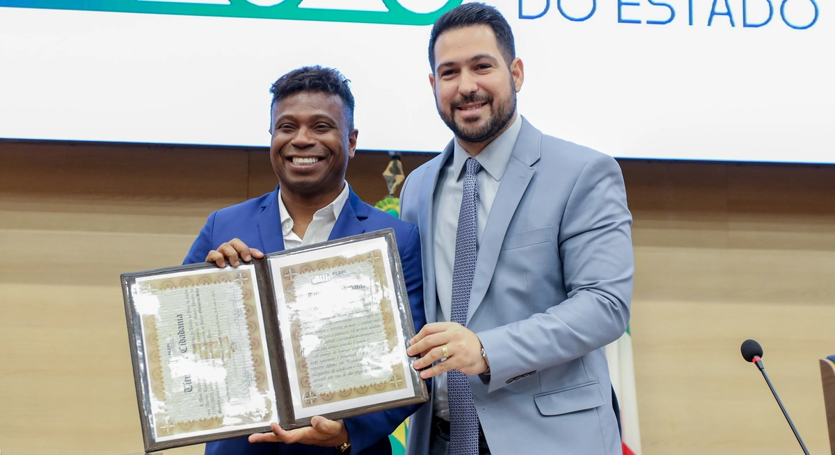 Pentacampeão Mundial Edilson Capetinha se torna cidadão piauiense