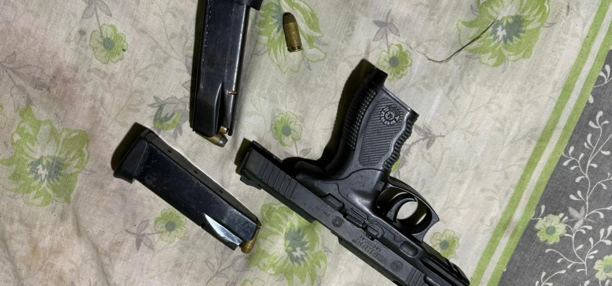 Pistola apreendida na Operação DRACO 117