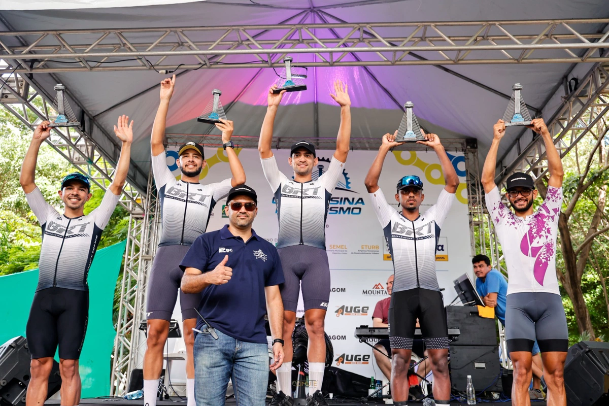 Pódio da categoria elite masculino do GP Teresina de Ciclismo 2024