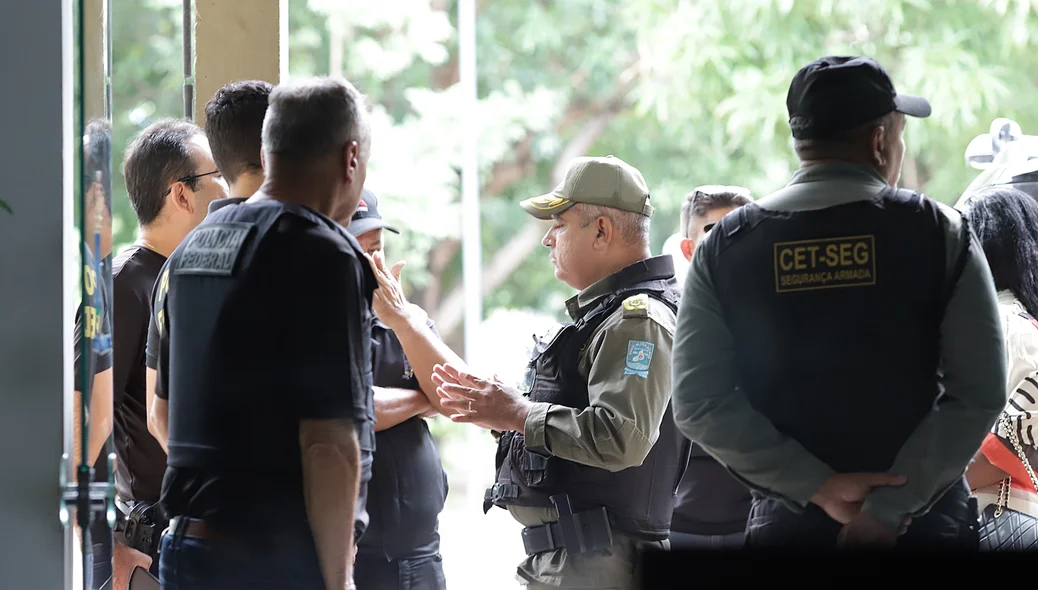 Policiais foram na UFPI, conversaram com servidores e depois saíram