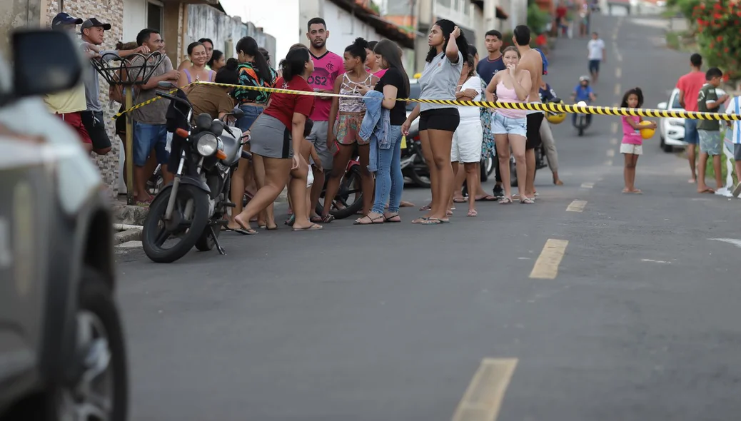 Populares no local do crime