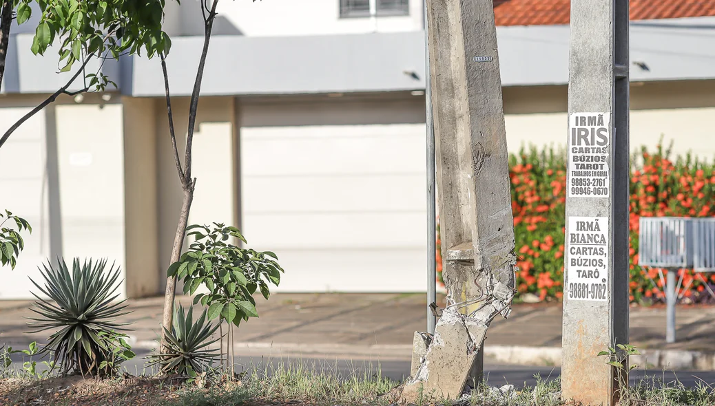 poste corre risco de cair na zona leste da capital