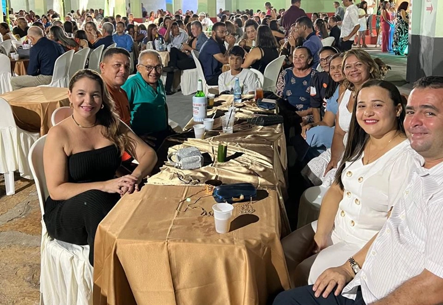 Pré-candidata a prefeita de Coivaras participa de evento no município
