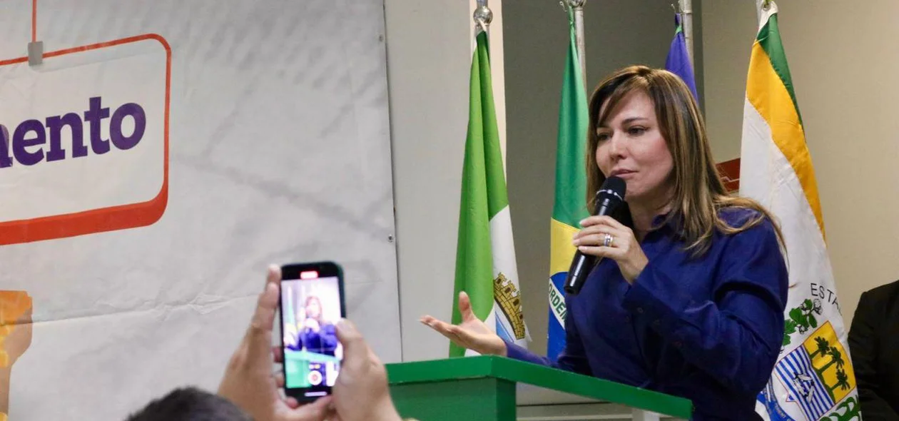 Prefeita Ivanária Sampaio no evento