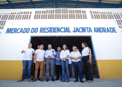 Prefeito Dr. Pessoa realiza entrega do mercado do Jacinta Andrade