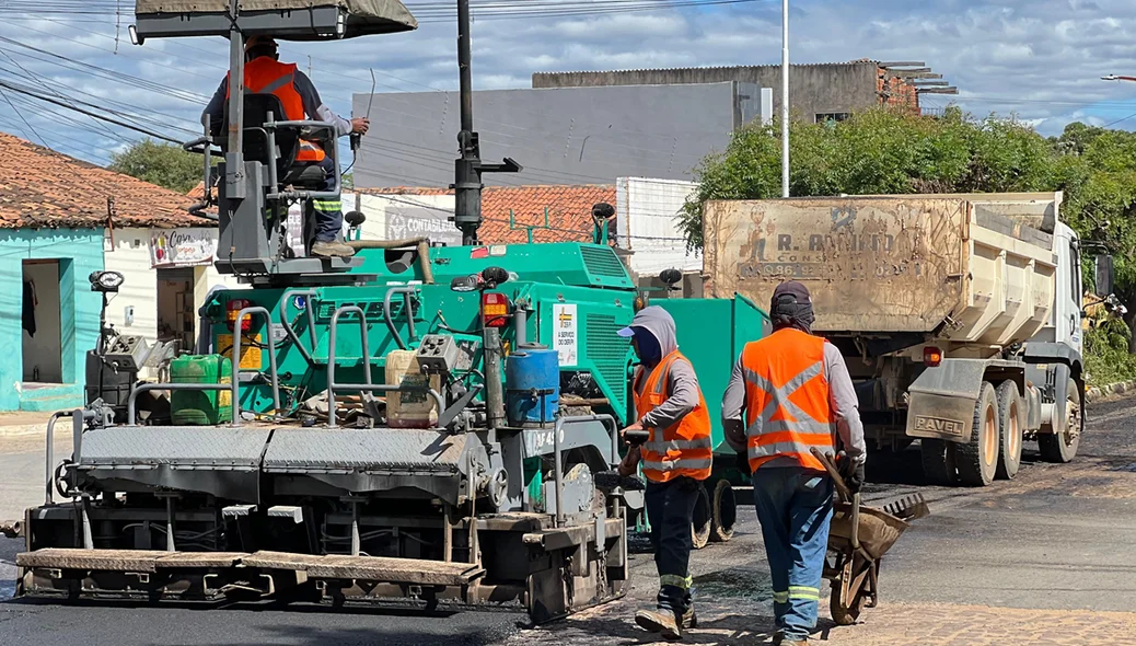Prefeitura de Curimatá inicia pavimentação asfáltica de ruas