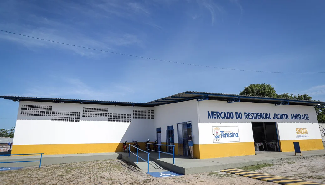 Prefeitura inaugura mercado do Jacinta Andrade