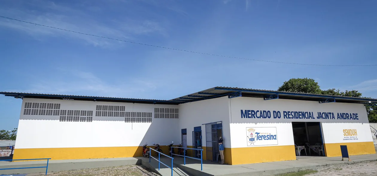 Prefeitura inaugura mercado do Jacinta Andrade