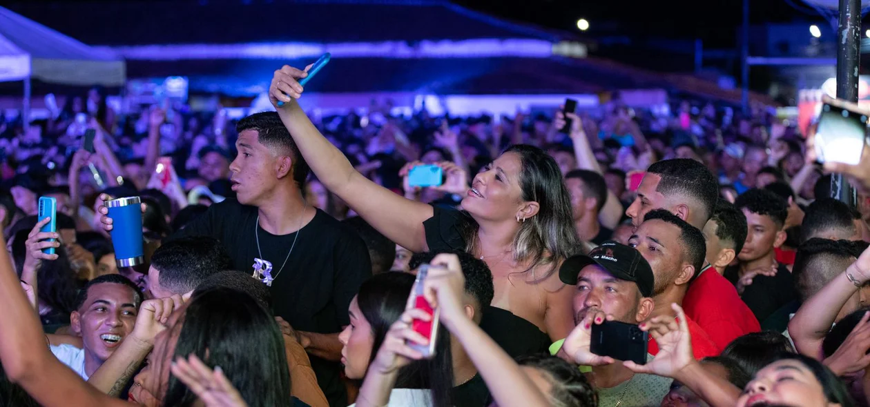 Público se emocionou com o momento em Miguel Alves