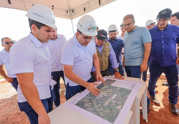 Rafael Fonteles e Leonardo Sobral DER entregam 236 km da Rodovia Trancerrados