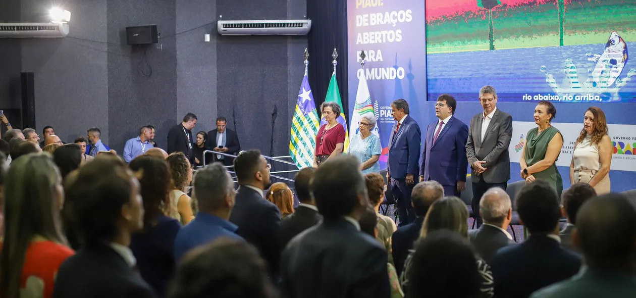 Reunião acontece durante toda esta segunda-feira no auditório da FIEPI