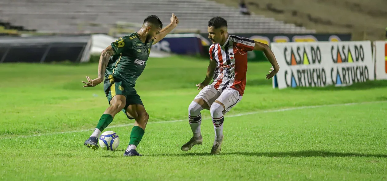 River e Altos se enfrentaram no estádio Albertão