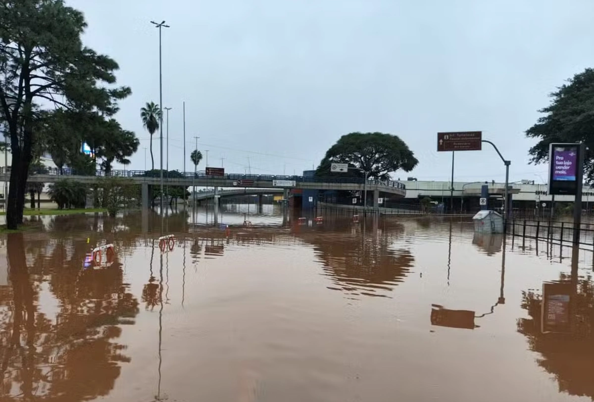 Rodoviária de Porto Alegre totalmente alagada