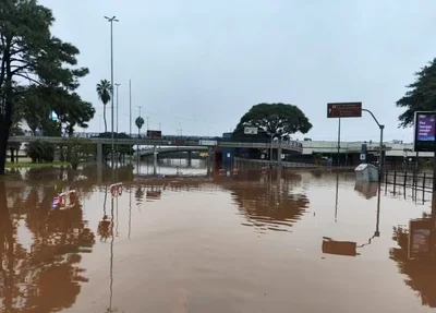 Rodoviária de Porto Alegre totalmente alagada