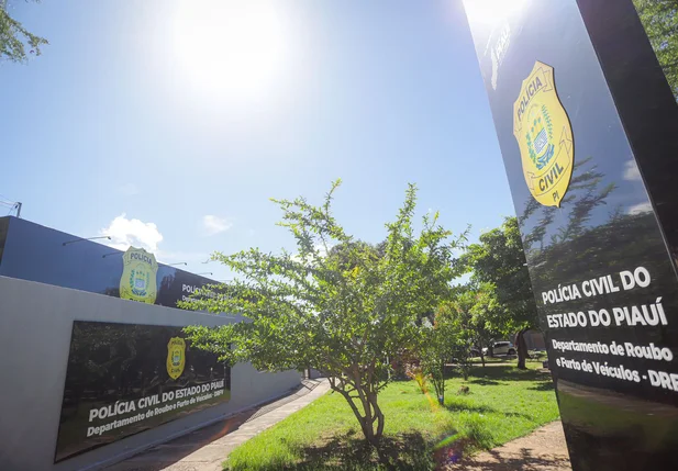 Sede do Departamento de Roubo e Furto de Veículos