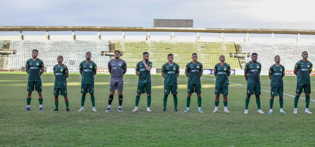 Time do Altos em jogo contra o River pela Série D 2024