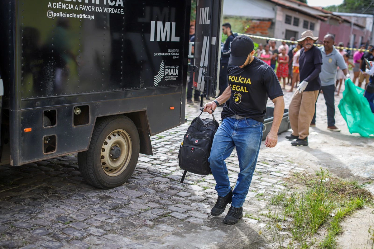 Trabalhador estava com uma mochila