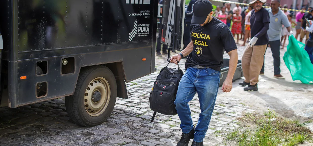 Trabalhador estava com uma mochila