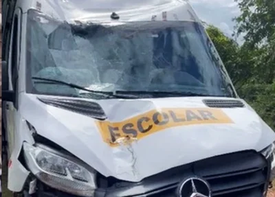 Van escolar envolvida no acidente