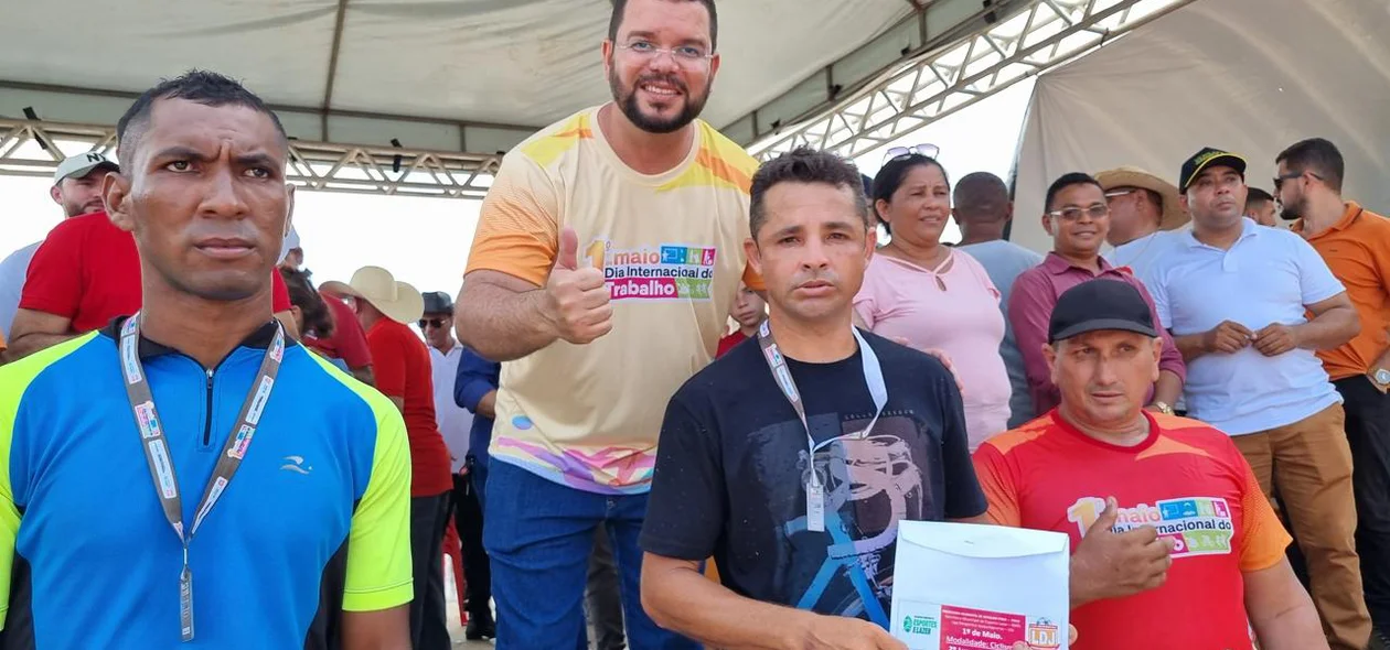 Vencedores receberam brindes