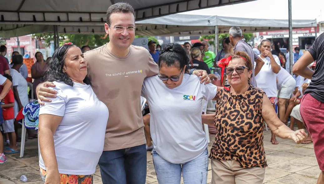 Vereador com moradores do bairro
