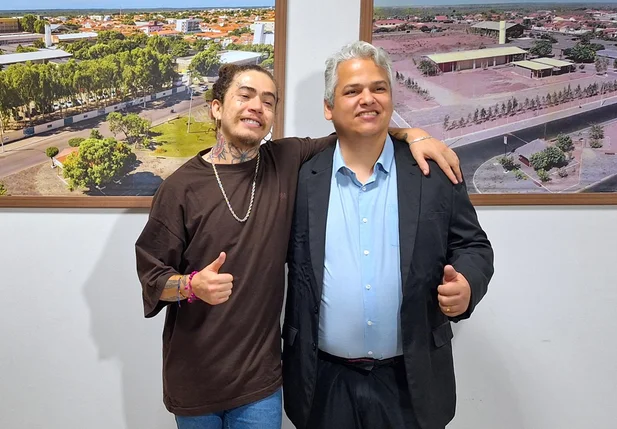 Whindersson Nunes e o reitor da UFDPar