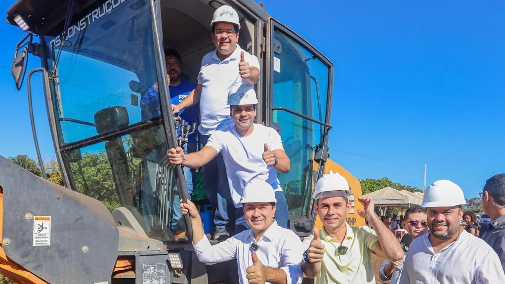 A agenda também contou com a visita às obras de recuperação da PI-115, entre Campo Maior e São Miguel do Tapuio