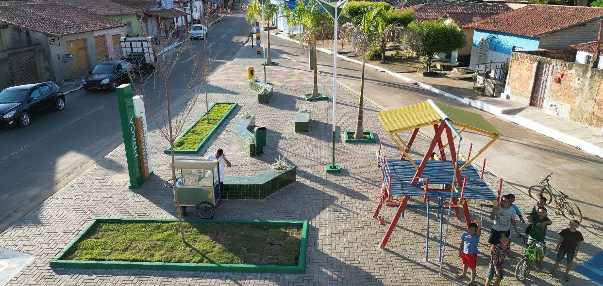 A nova praça em Esperantina