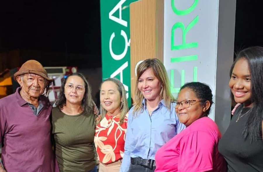 A prefeita Ivanária Sampaio esteve no evento