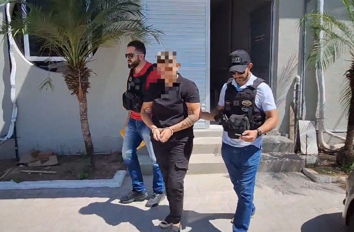 Acusada de tráfico de drogas postava fotos de armas roubadas nas redes sociais