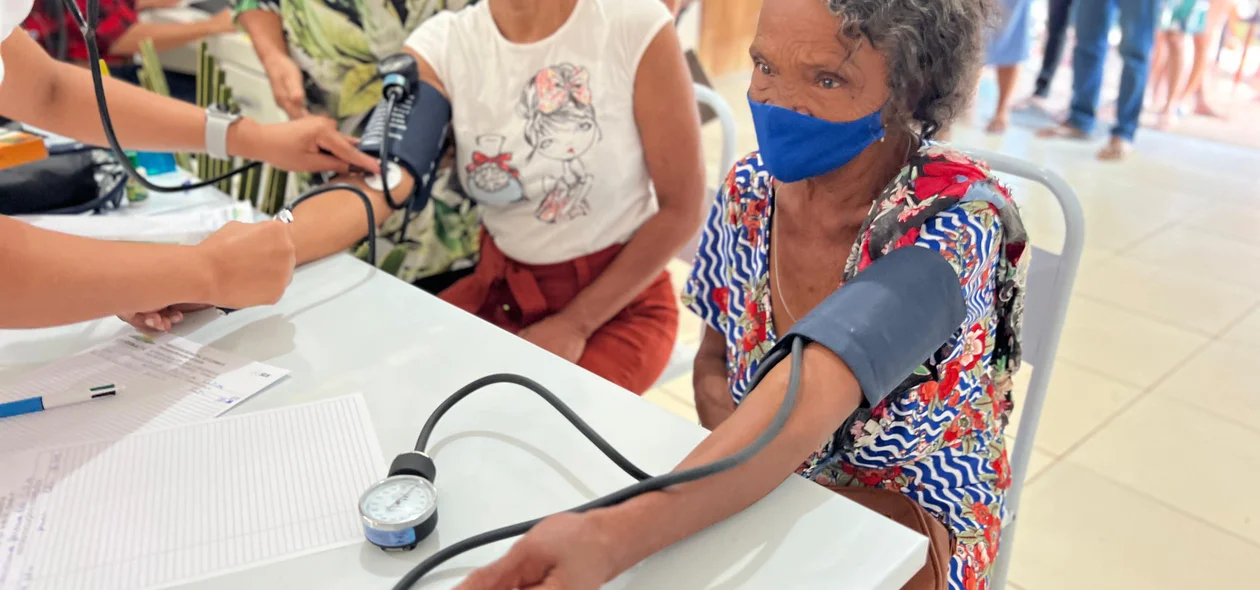 Aferição de pressão e glicemia