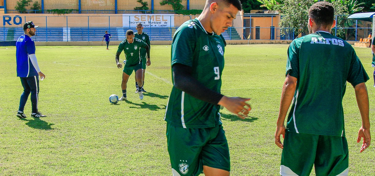Altos realiza último treino antes do duelo contra o Águia de Marabá