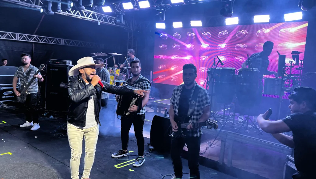 Apresentações culturais no Festival Cultural dos Cocais
