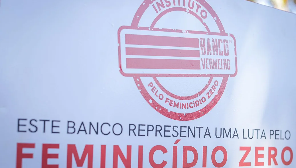Banco Vermelho de combate ao feminicídio