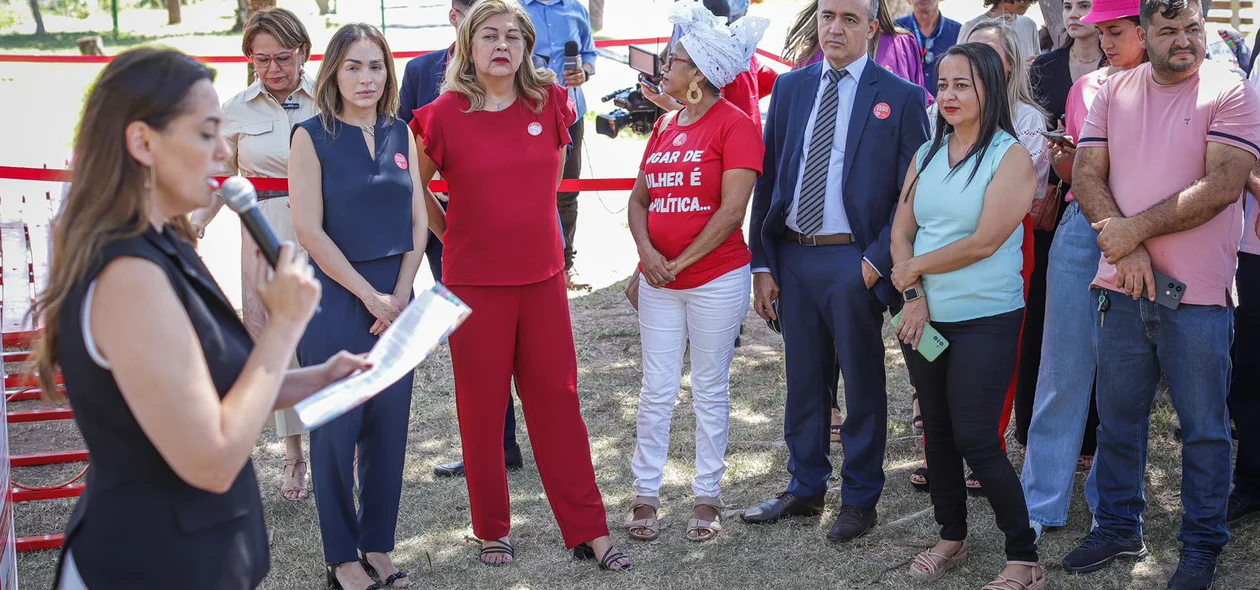 Banco Vermelho de combate ao feminicídio