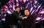 Bruno com Marrone de papelão